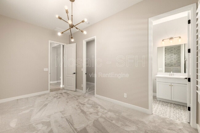 Building Photo - 10627 E Tumbleweed Ave