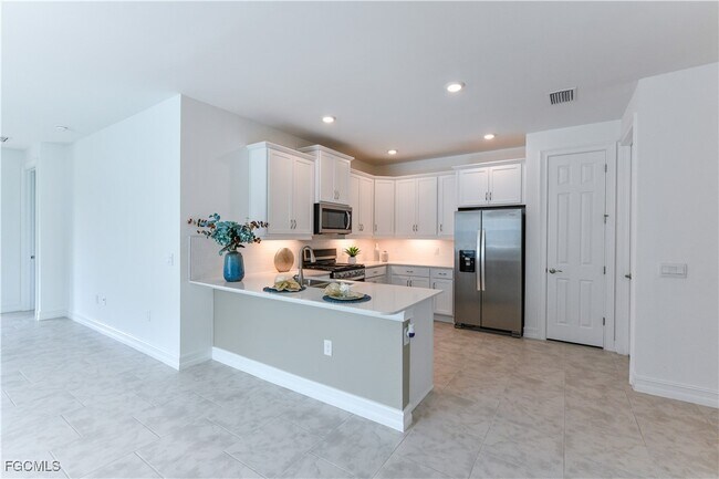 Building Photo - 43878 Blue Heron Ln