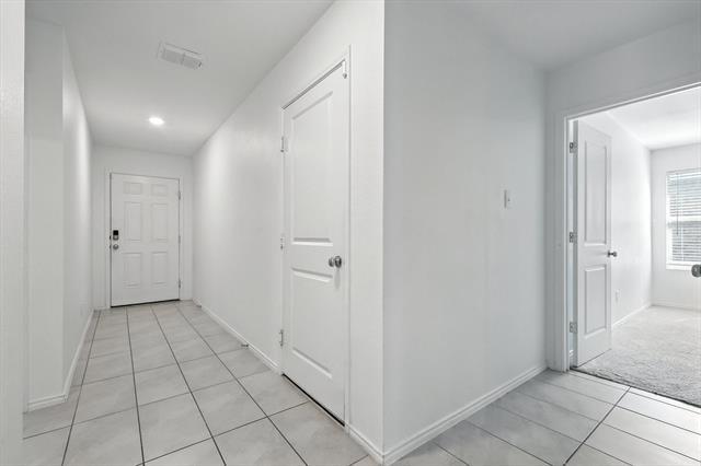 Building Photo - 1653 Bluffview Dr