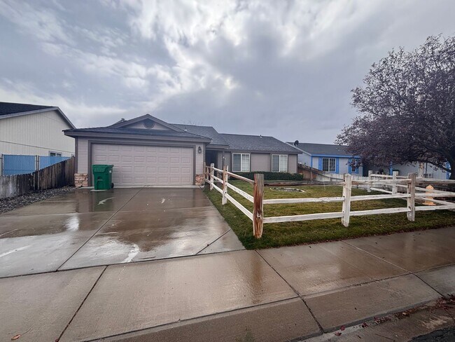 Building Photo - Updated 3 bedroom- 427 Sheep Camp Drive Da...