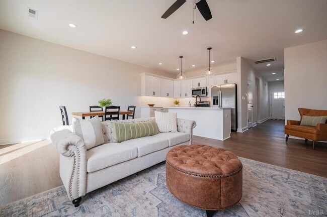 Building Photo - 536 Leesville Rd