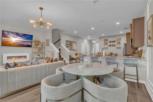 Building Photo - 1959 Hidden Hts