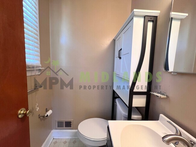 Building Photo - 3836 Davies Dr