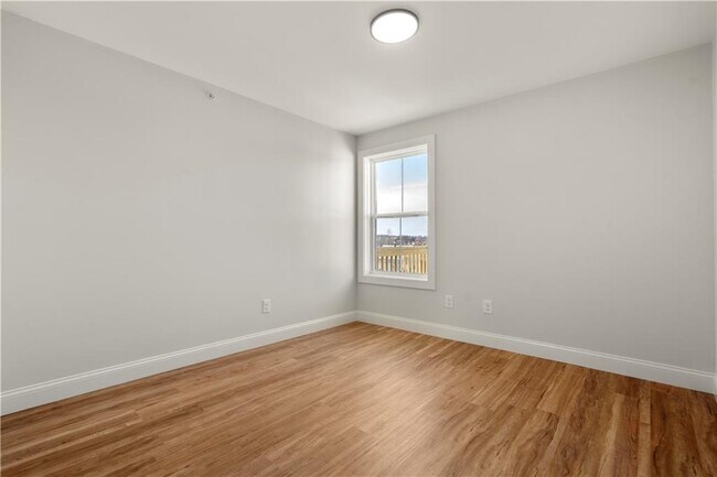 Building Photo - 36 Evarts St