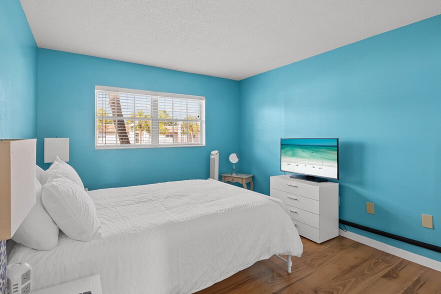 Building Photo - 2727 75th St W