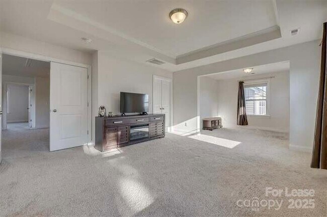 Building Photo - 6299 Artigas Dr
