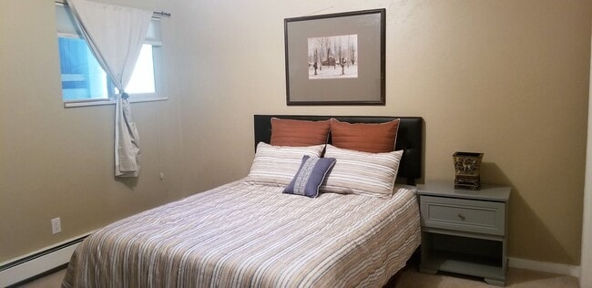 Building Photo - Winter Seasonal Rental- Silverqueen East 2414