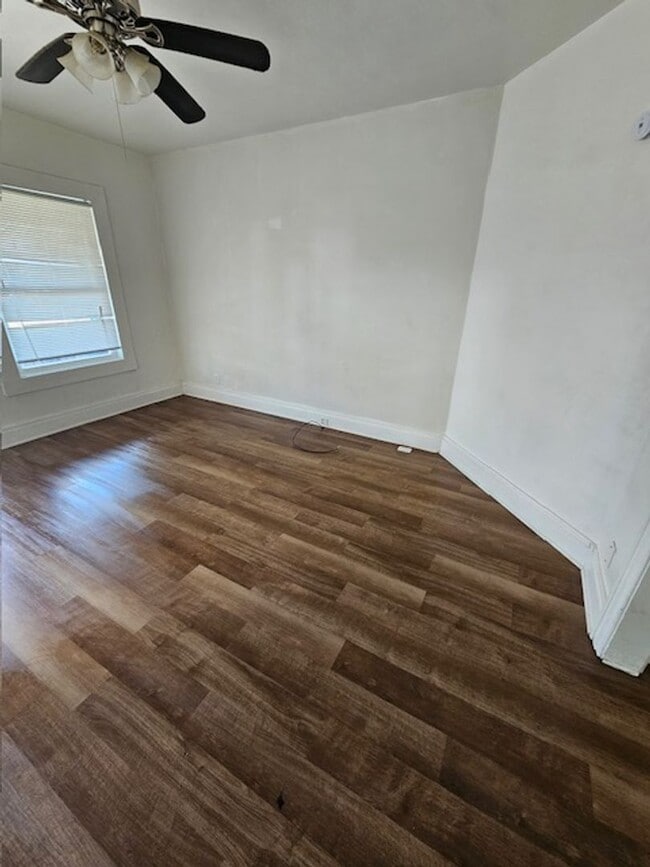 Building Photo - 201-203 Pleasant St.