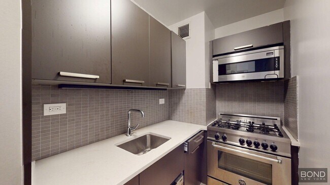 Building Photo - 222 E 39th St