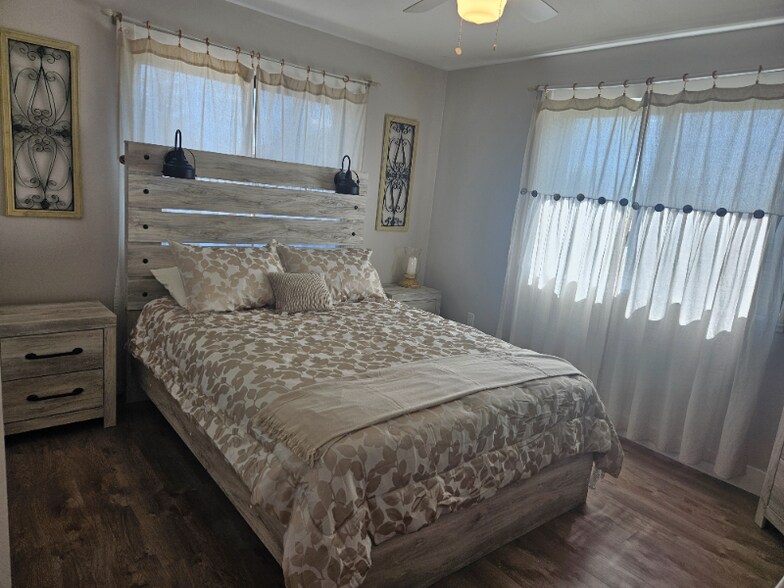 Building Photo - 24375 Leadstone Dr