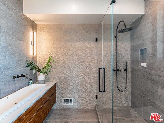 Building Photo - 25225 Malibu Rd