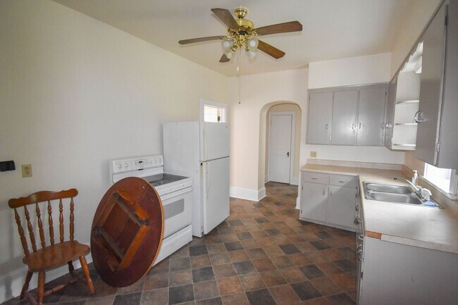 Building Photo - RTSA301