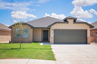 Building Photo - Entertain, Relax, and Enjoy West Texas Living