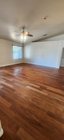 Building Photo - 9810 Manhattan Dr