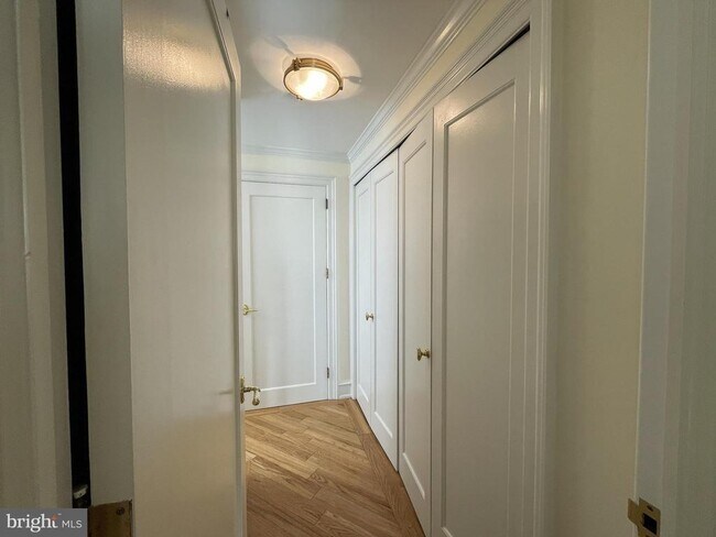 Building Photo - 2018 Walnut St