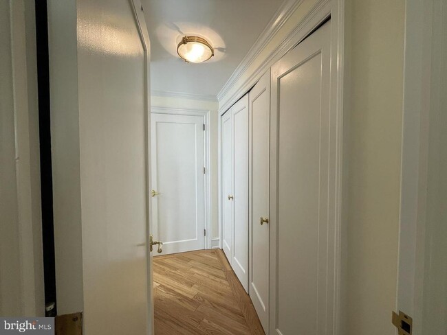 Building Photo - 2020 Walnut St