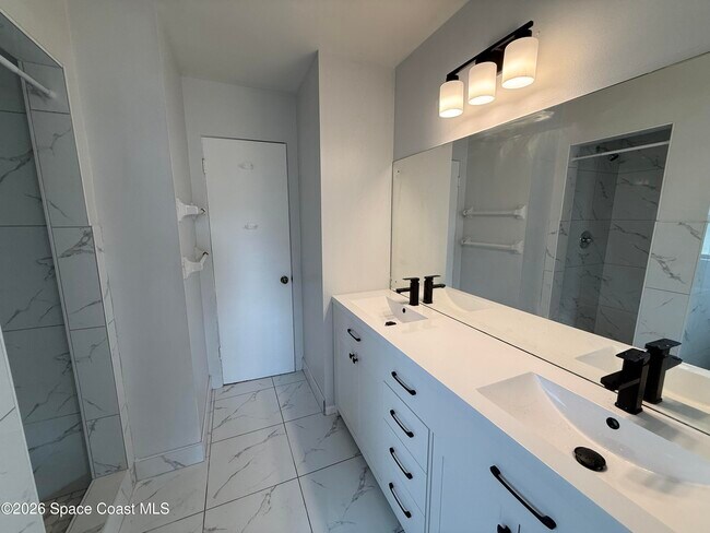 Building Photo - 1412 Overlook Terrace