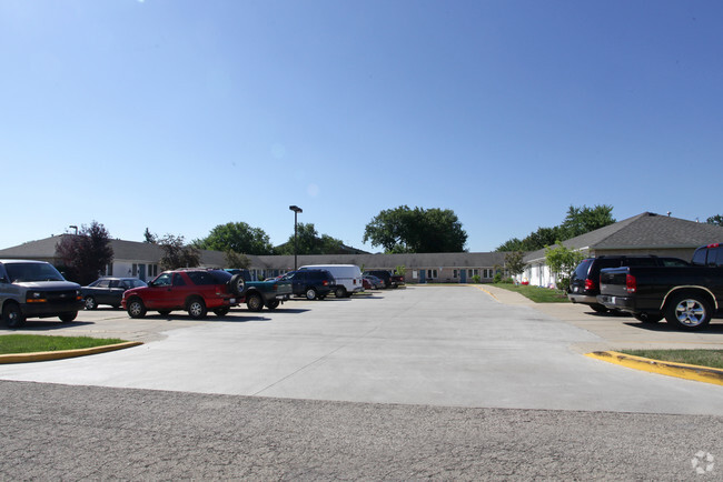Primary Photo - Indian Court Apartment Homes