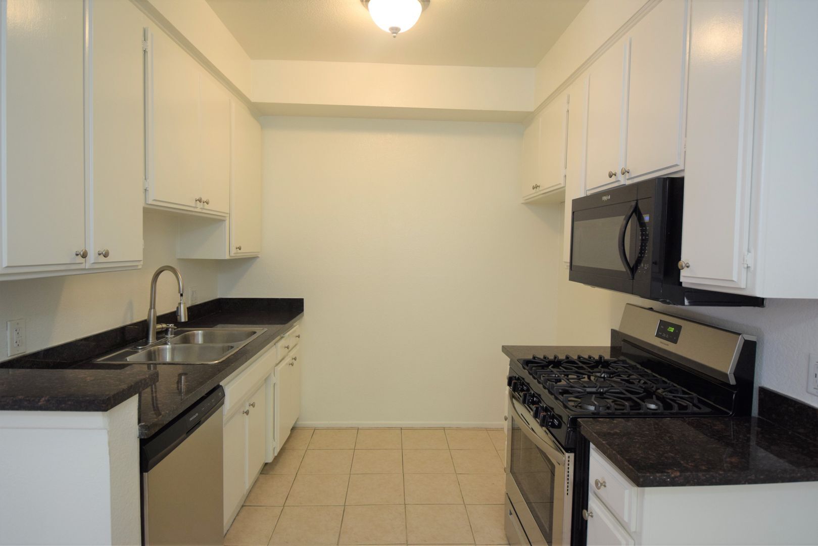 Building Photo - 11107 La Maida St