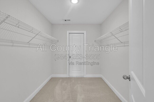 Building Photo - 267 Old Grove Ln