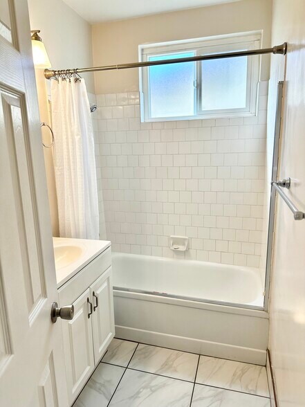 Building Photo - 312 Avenida Cabrillo