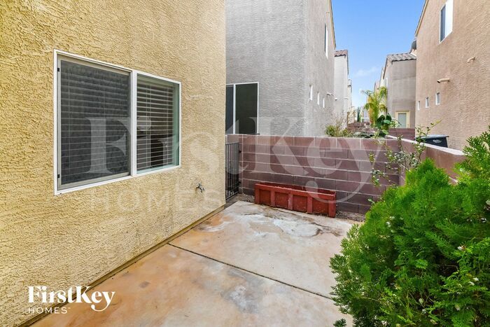 Building Photo - 7427 Margollini St