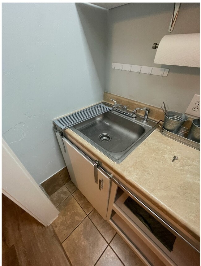 Building Photo - 58 W 400 S