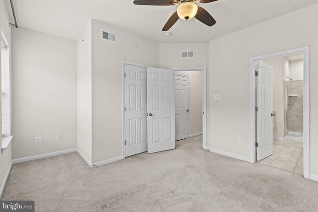 Building Photo - 7118 Rowlock Aly