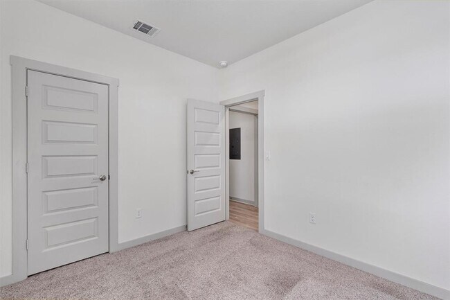 Building Photo - 8206 Linda Michelle Ln