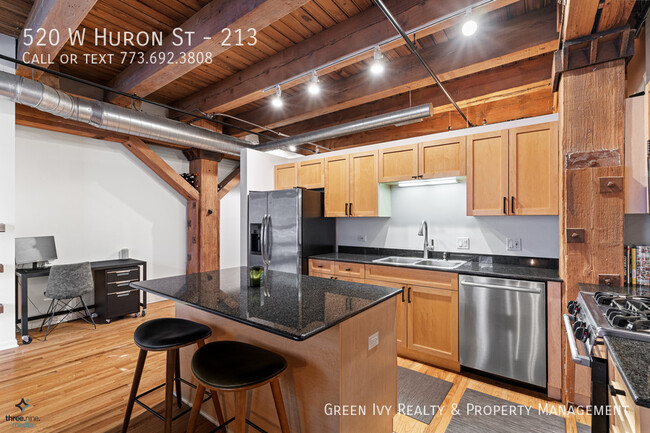 Building Photo - Gorgeous, River North, 1 Bed Loft with Pri...