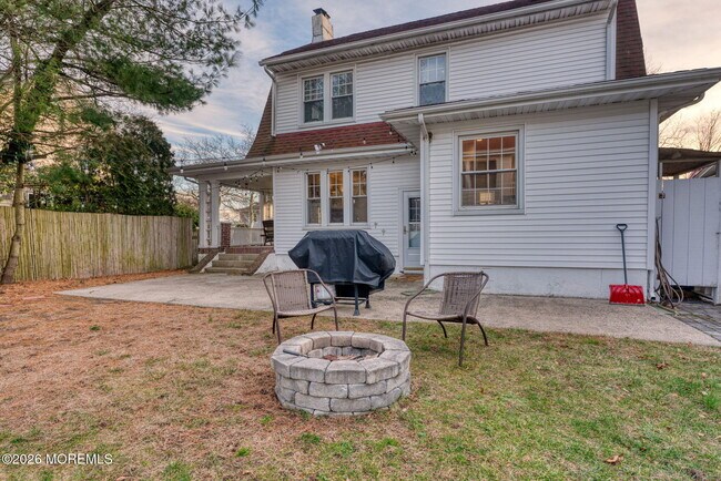 Building Photo - 404 Monmouth Ave