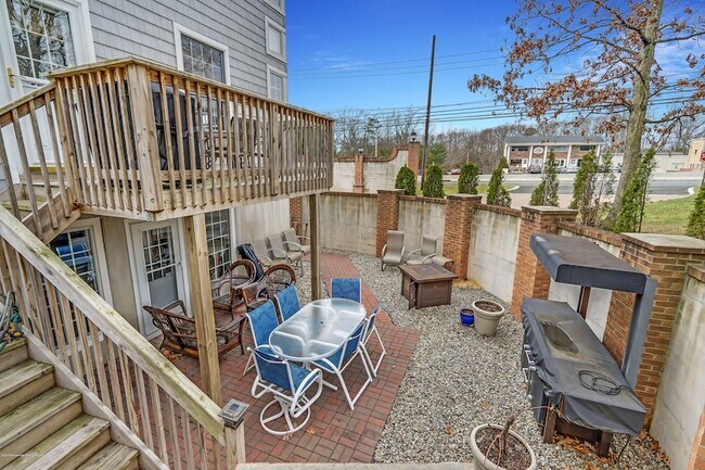 Building Photo - 18 Mariners Bend
