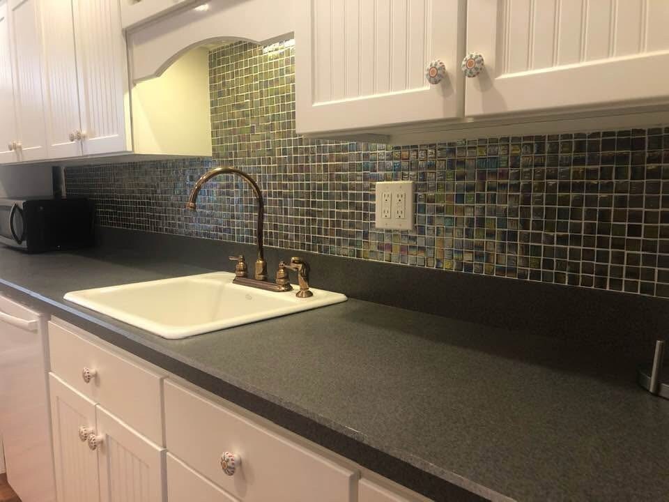 Gorgeous modern kitchen - 35 Jamestown Dr