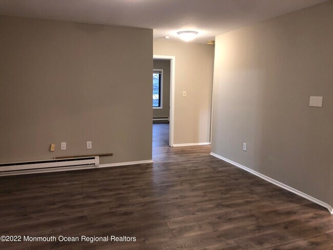 Building Photo - 128 Amberly Dr