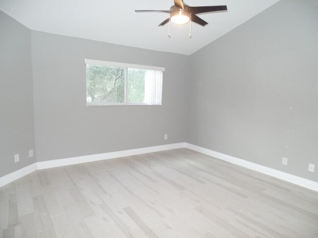 Building Photo - 3405 NW 44th St