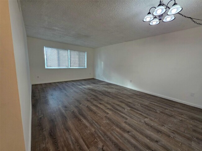 Building Photo - 14850 Naranja Lakes Blvd