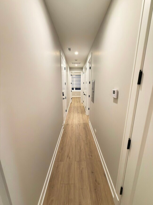 Building Photo - 2355 W Flournoy St