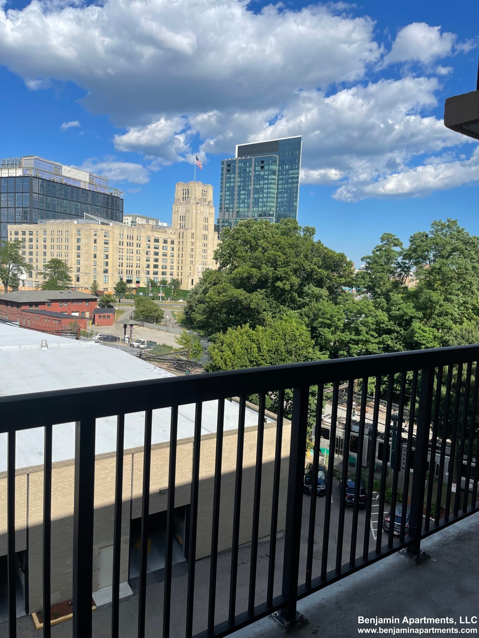 Building Photo - 71 Monmouth St