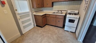 Building Photo - 530 Capital Ave SW