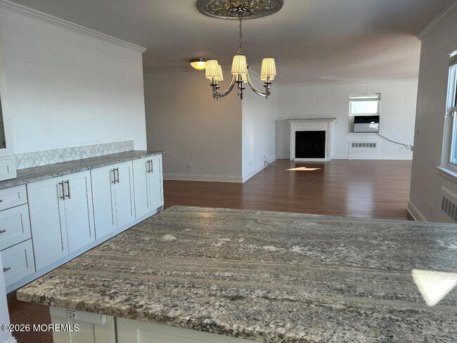 Building Photo - 122 Bodman Pl