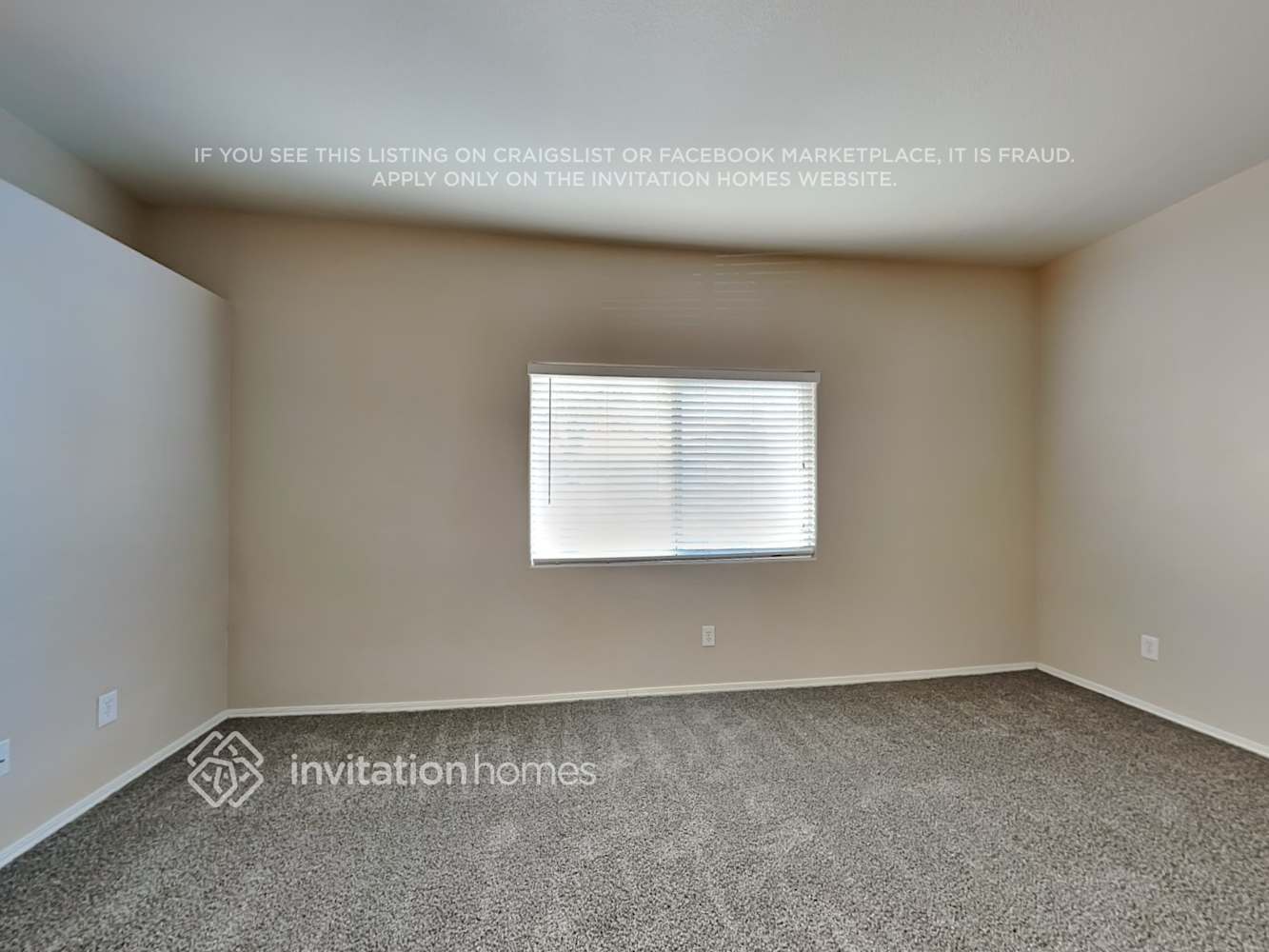 Building Photo - 2424 Carolina Ct