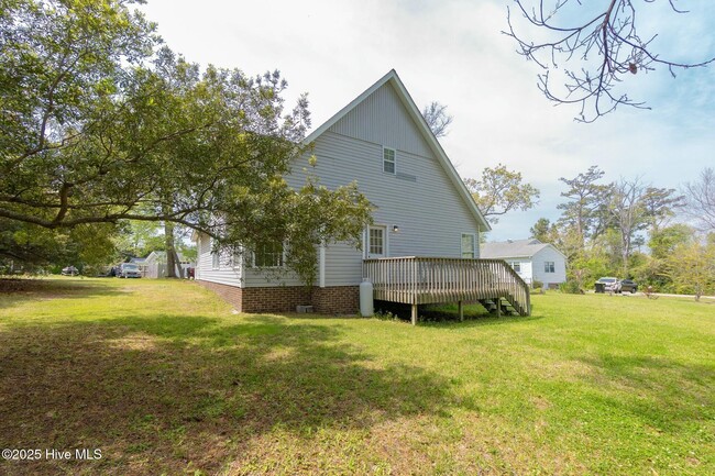Building Photo - 203 Panama Terrace