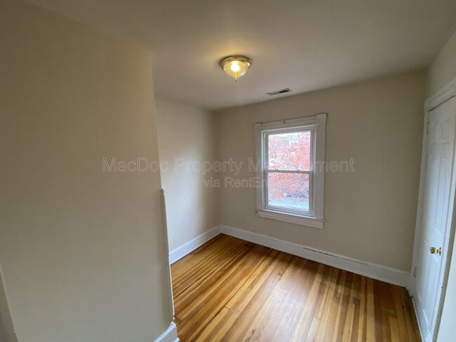 Building Photo - 320 Wolfe St