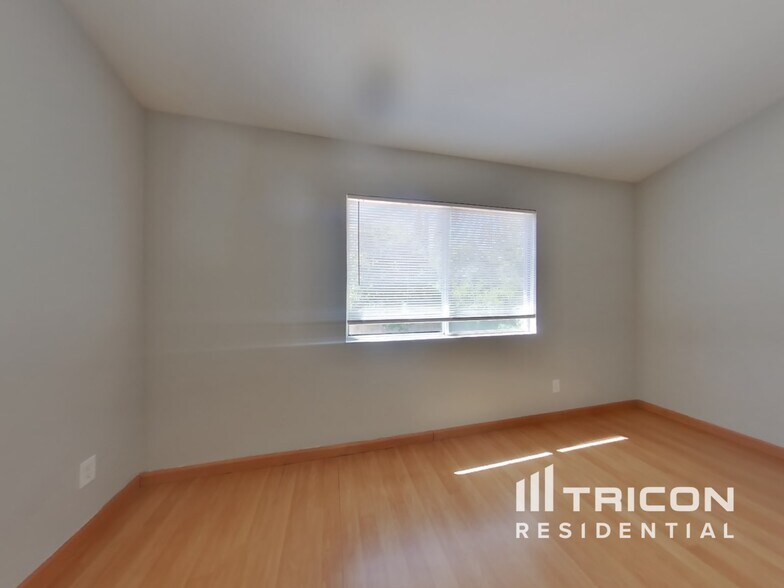 Building Photo - 9027 Warm Springs Cir