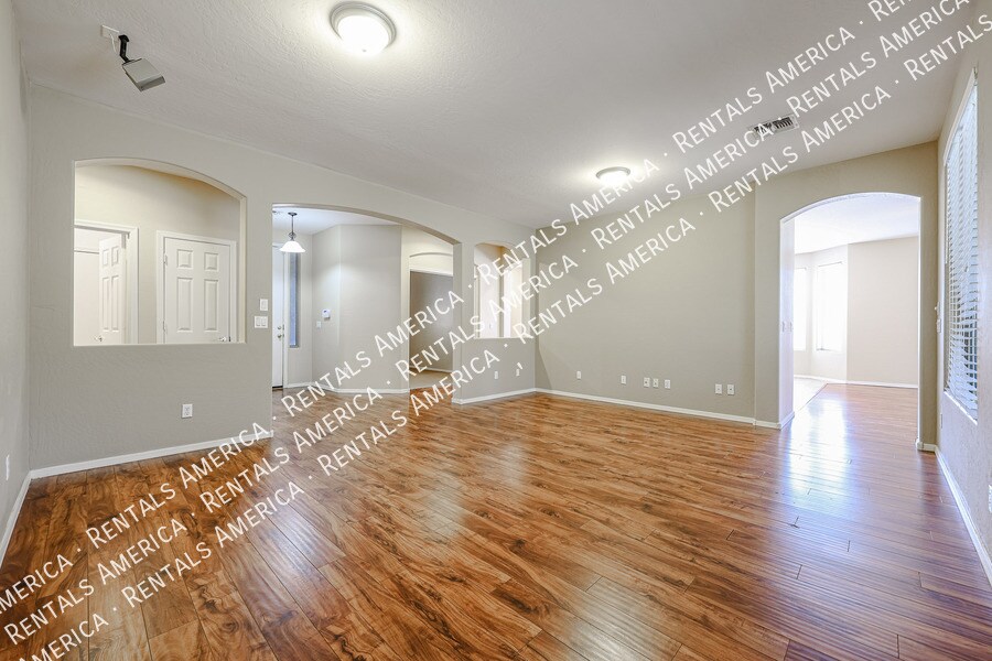 Building Photo - 6974 S Scott Dr
