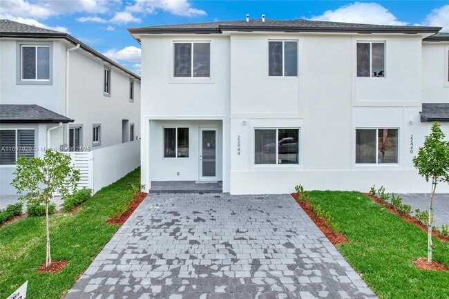 Building Photo - 22555 SW 125th Ave