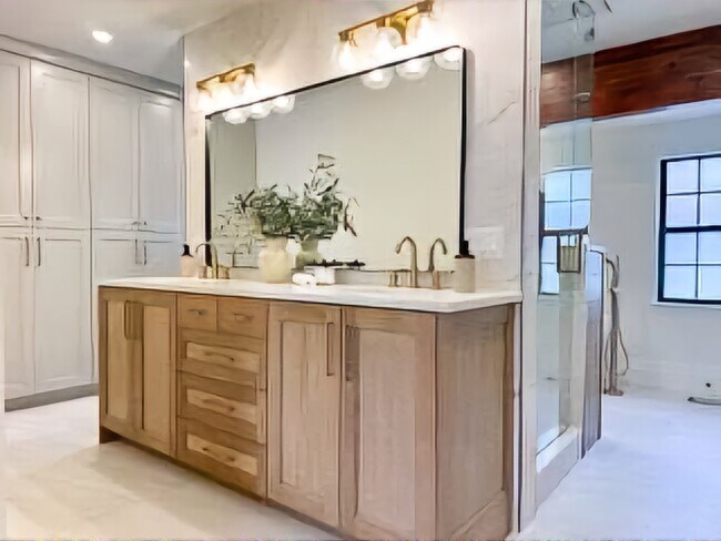 Building Photo - 3425 Fuller Dr