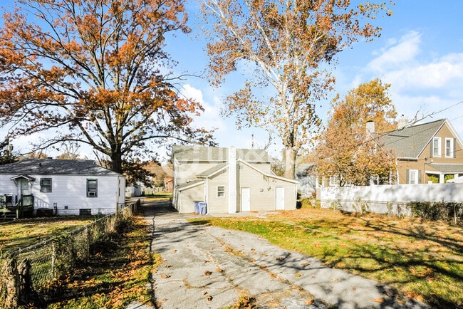 Building Photo - Fantastic 3bd/1ba home! Let yourself in!