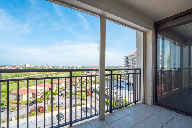 Building Photo - 6372 Palma Del Mar Blvd S