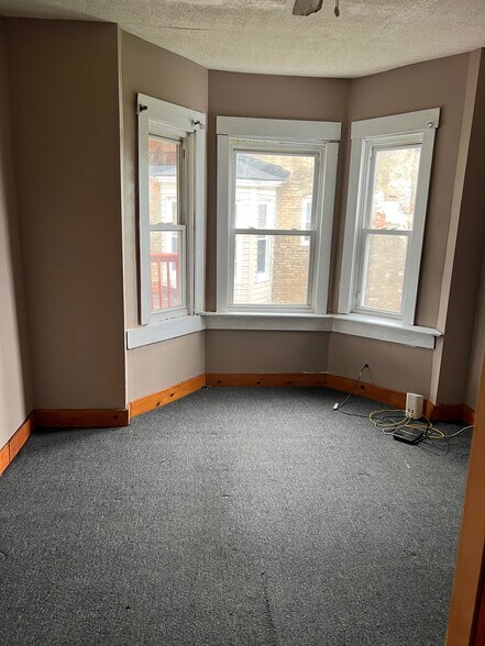 Building Photo - 3509 Oakmont Ave